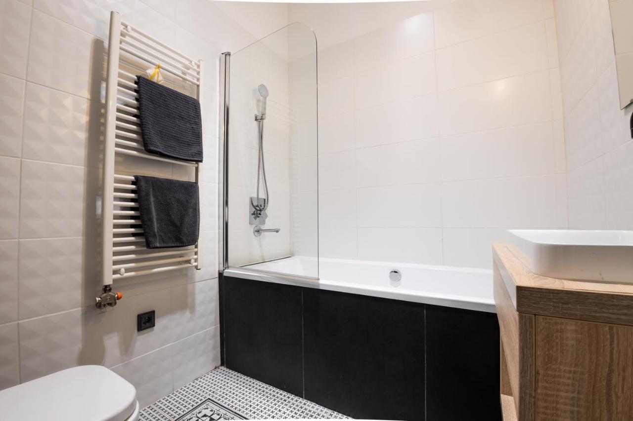Deluxe Quentin Home Next To The Fashion Street ブダペスト エクステリア 写真