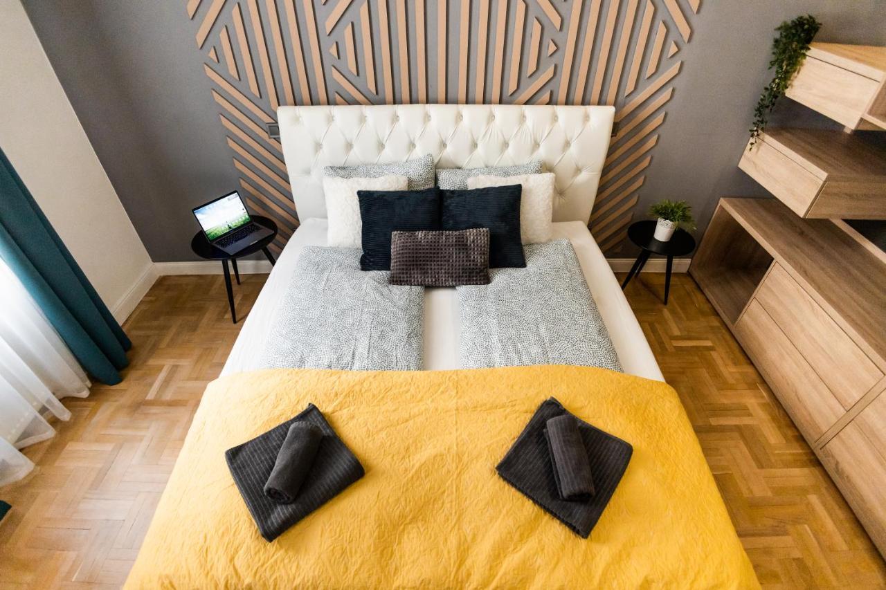 Deluxe Quentin Home Next To The Fashion Street ブダペスト エクステリア 写真