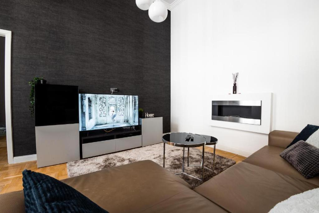 Deluxe Quentin Home Next To The Fashion Street ブダペスト エクステリア 写真